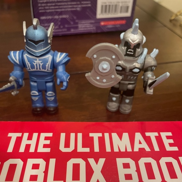 Roblox Action Figures and book. - Picture 4 of 6